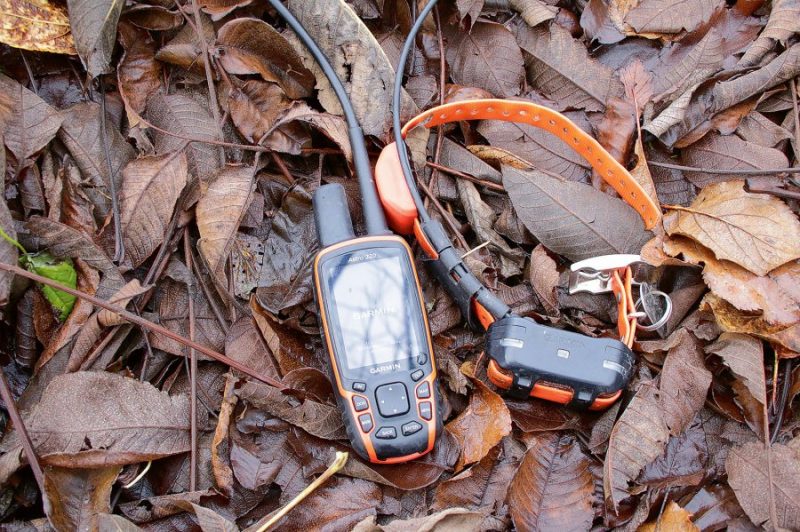 ‘Garmin’ ir ļoti uzticams rīks medību suņa izsekošanai. Komplektā – siksna un navigators.