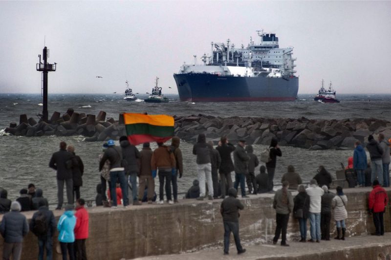 "Elenger" uzsāk dabasgāzes piegādes Latvijai no Klaipēdas peldošā LNG termināļa