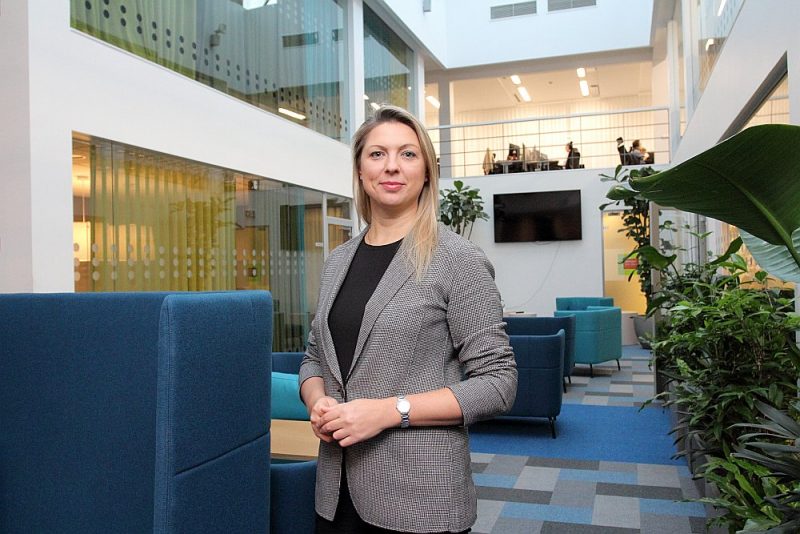 “Lai gan starptautisko biznesa pakalpojumu nozare Latvijā jau ir samērā attīstīta, labvēlīgos apstākļos tās apjomi vēl var dubultoties vai pat trīskāršoties,” saka “SEB Global Services in Riga” vadītāja vietniece Aļesja Kirčenko.