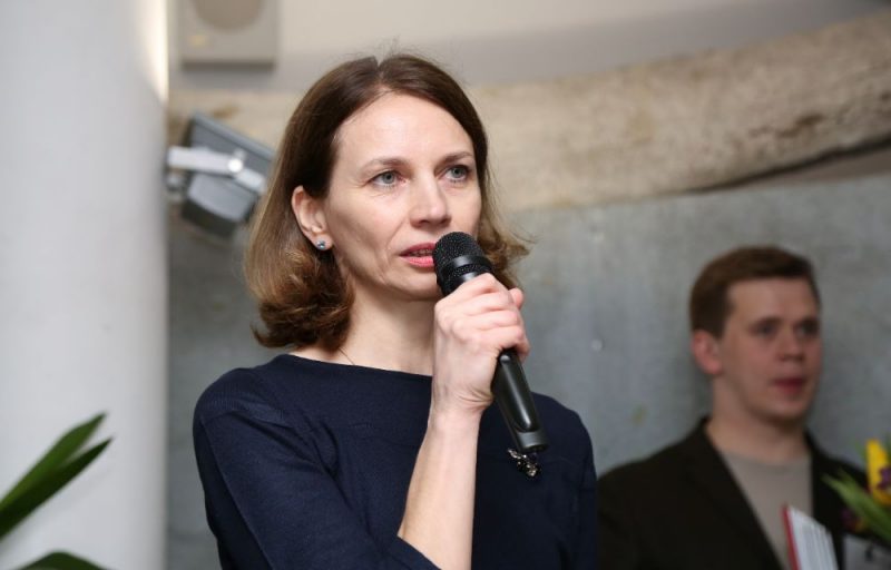 Anita Brauna.