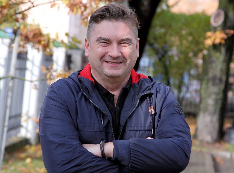 Māris Liopa: “Neraugoties uz to, ka ievērojam gan Meža likumu, gan Eiropas koksnes regulu un citas nozarei saistošās prasības, mežu sertifikācija mums ir vajadzīga.”