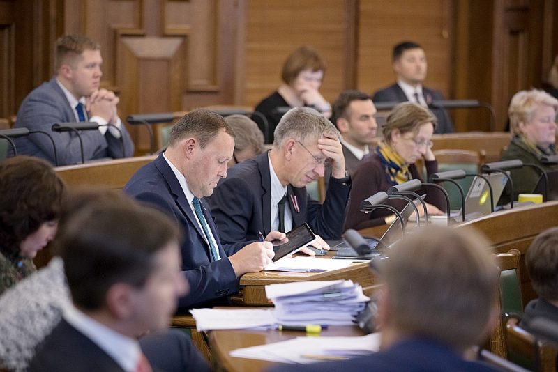 Saeimas deputāti Rihards Kozlovskis (no kreisās), Andrejs Judins, Dace Bluķe un Vita Anda Tērauda parlamenta sēdē.