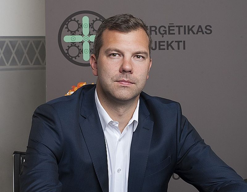 “AJ Power” uzņēmumu grupas vadītājs Latvijā Roberts Samtiņš: “Ieviešot jaunos elektroenerģijas sadales sistēmas tarifus, virkne ražotāju vienkārši pārtrauks savu staciju darbību.”