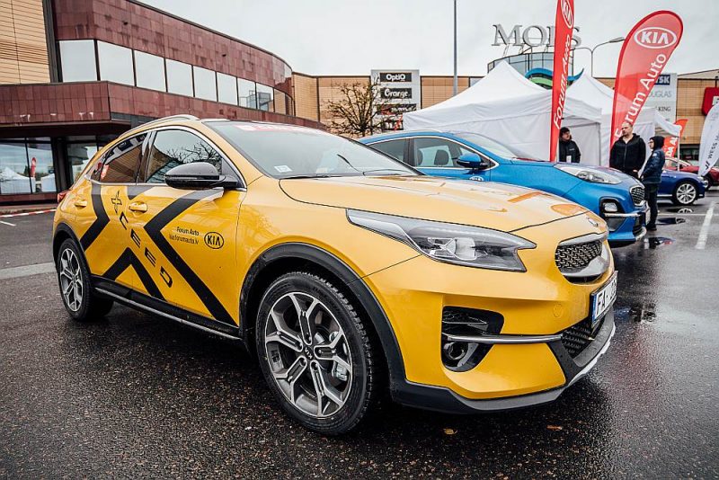 “Krosovera” veidolu un īpašības šogad ieguvis arī pērnā konkursa uzvarētājs KIA “Ceed” – nu saukts par “Xceed”.