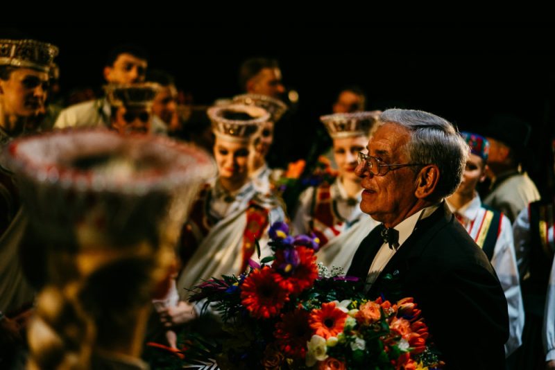 Koncerts “Raiti, raiti rakstā dej’” veltīts TDA “Dancis” mākslinieciskā vadītāja Rolanda Juraševska 70. dzimšanas dienai.