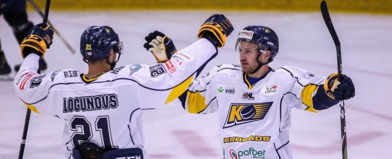 Mārcis Zembergs (no labās) OHL čempionātā guva pagājušās nedēļas skaistākos vārtus.