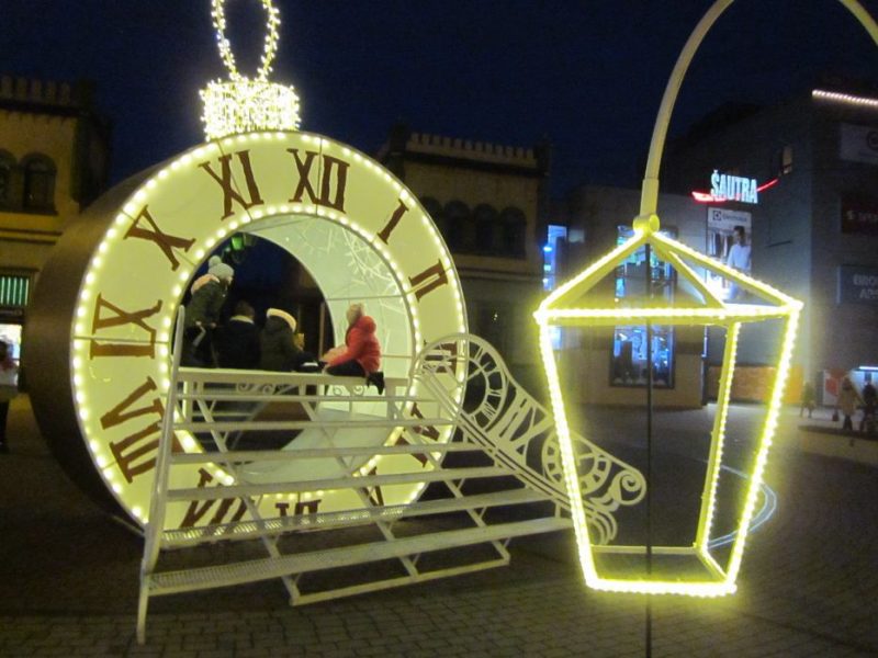 Liepājā krāšņi izgreznota par godu Ziemassvētkiem.