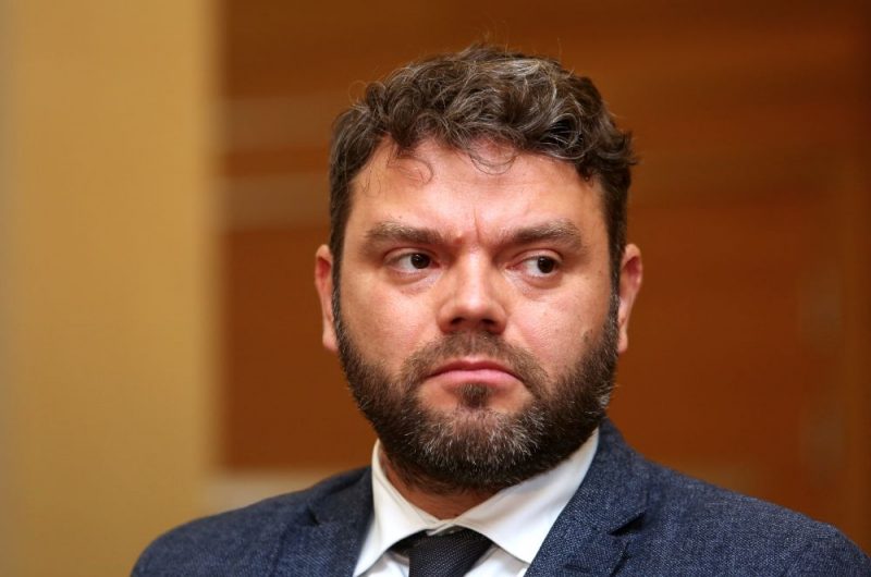 Emīls Jakrins.