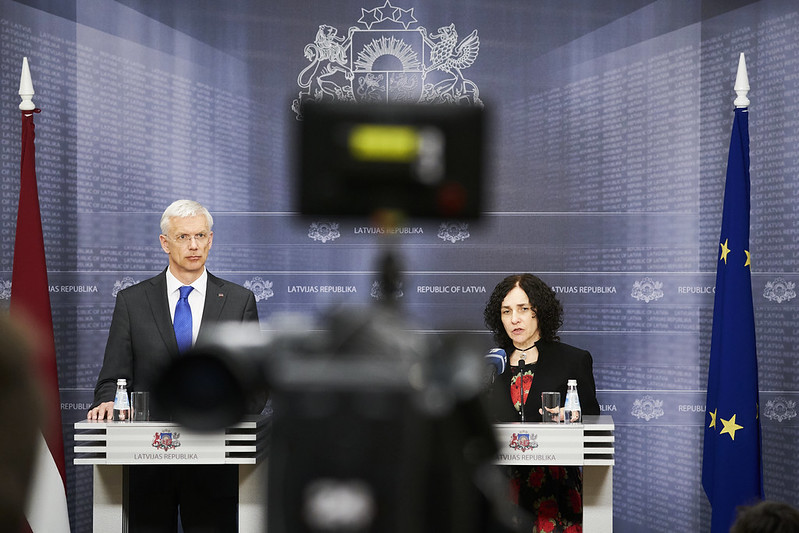 Premjers Krišjānis Kariņš un izglītības ministre Ilga Šuplinska