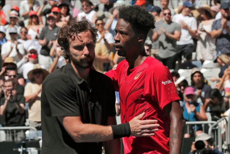 Ernests Gulbis (no kreisās) un Gaēls Monfiss.