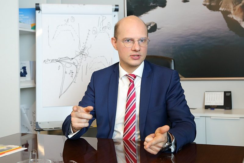 Igns Degutis: “ES visus šobrīd iesāktos ātrvilcienu dzelzceļa projektus grib pabeigt līdz 2030. gadam – tas nu gan noteikti būs galējais termiņš.”