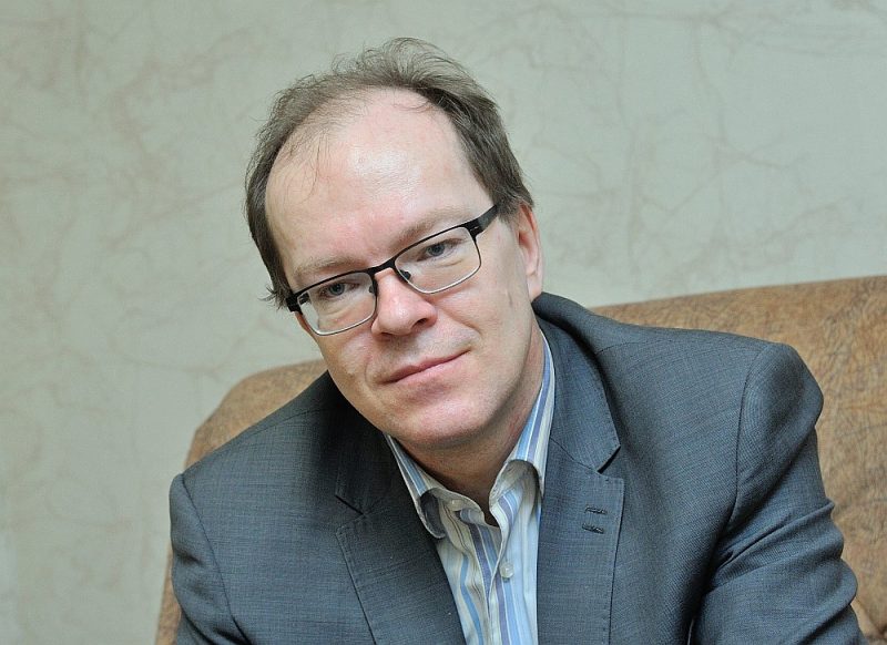 Ritvars Eglājs: “Balsošana internetā nevar būt pašmērķis un līdzeklis izrādīties, cik mēs mūsdienīgi un seksīgi. Turklāt Latvijas IT speciālisti savulaik atzina, ka šobrīd nav iespējams sarīkot vienlaikus drošas un aizklātas vēlēšanas internetā.”