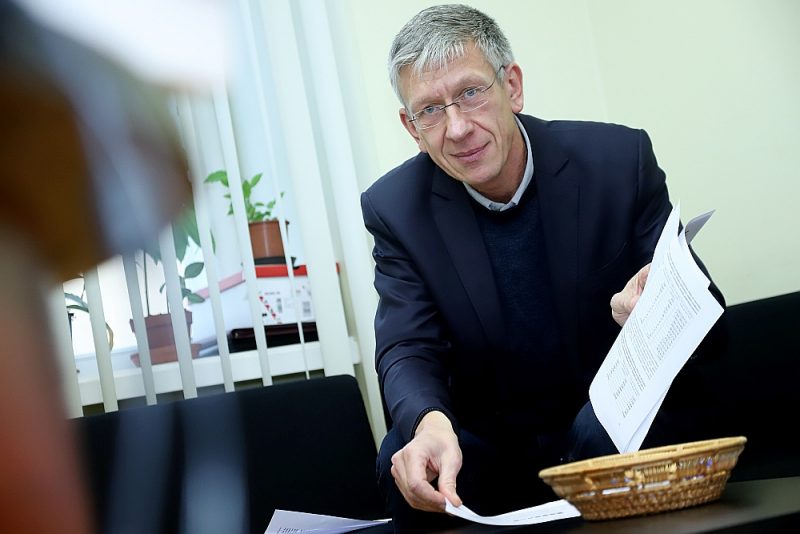 Saeimas deputātam Andrejam Judinam vajadzēja mēnesi, lai izanalizētu no VID saņemtos datus par visu mediķu ienākumiem.