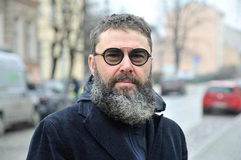 Viesturs Kairišs: “Nav tā, ka es apzināti domātu – atkal filmēšu Latgalē. Bet visi apstākļi kaut kā tur noved. Lai kā meklētu lokācijas, ir viena vieta, kur elpoju, jūtu vidi. Un tā ir Latgale.”