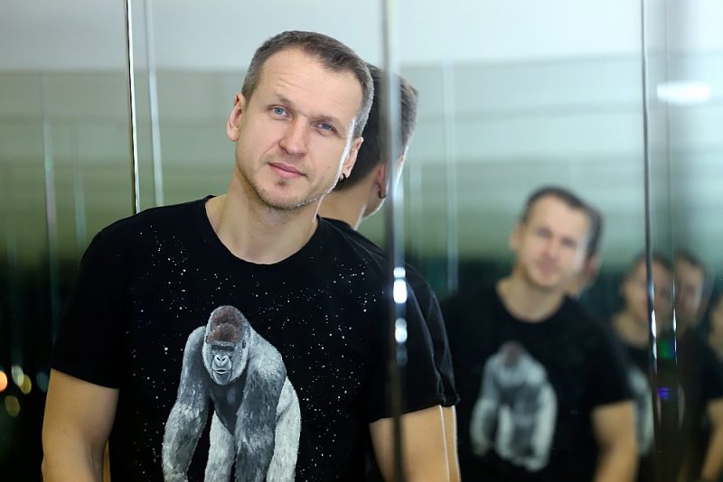 Intars Rešetins: “Vienmēr strādāju ļoti egoistiski, cenšos visus darbus iestudēt personiski, meklēt atbildes uz sev svarīgiem jautājumiem.”