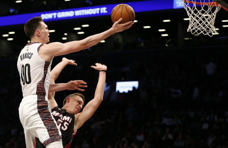 Uzbrukumā Rodions Kurucs.