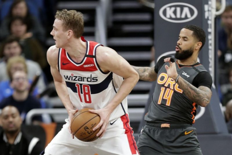 Anžejs Pasečņiks (pa kreisi) ticis pie pilnvērtīga līguma ar “Wizards”.