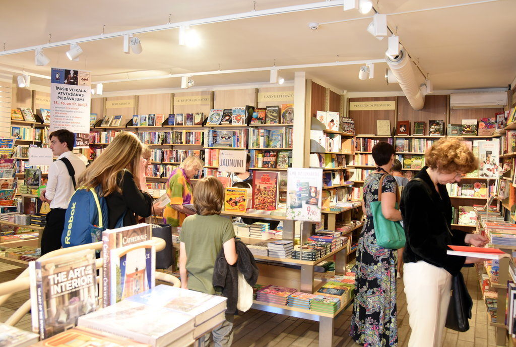 Latviešu lasītāji pagājušajā gadā devuši priekšroku grāmatām, kas nav daiļliteratūra.