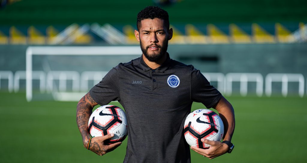 28 gadus vecais Brazīlijas priekšējās līnijas futbolists Žuniors pēdējos sešus gadus ir pavadījis Ziemeļmaķedonijas klubā “Skhendija” un ir bijis viens no labākajiem šīs valsts čempionāta futbolistiem.