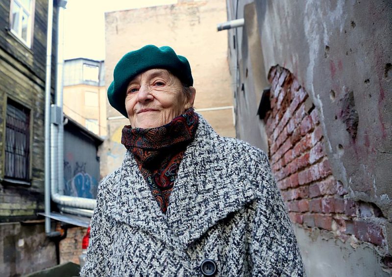 Maija Einfelde: “Atskatoties uz savu dzīvi, gribas teikt, ka vispār esmu laimes bērns. Eņģeļi stāvējuši klāt.”