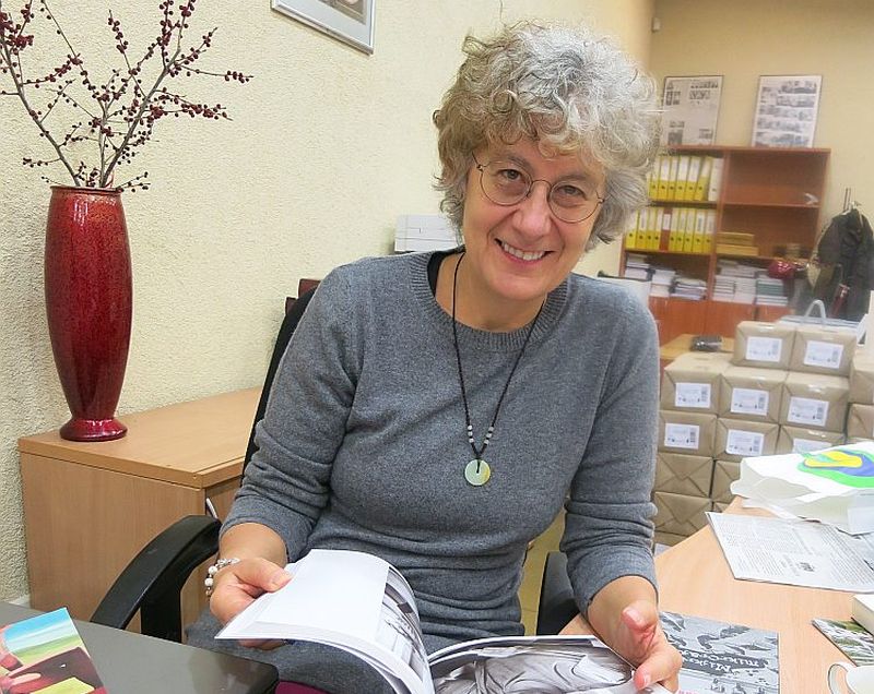 “Latvijā esmu latviete, Sicīlijā – sicīliete. Varbūt tāpēc, ka saknes ir Latvijā, arī pievērsos latviešu literatūrai,” saka Margerita Karbonaro.