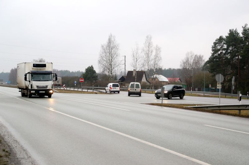 Bīstamie manevri, izbraucot no Medemciema.