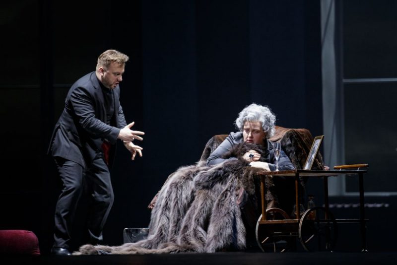 Operas “Pīķa dāma” atjaunojuma pirmizrāde.