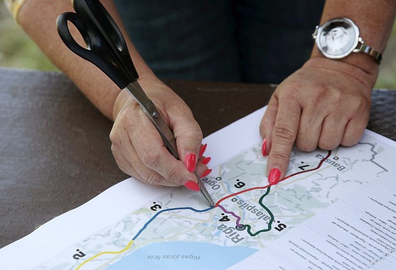 VK secinājusi, ka “Eiropas Dzelzceļa līnijas” pārāk koncentrējušies uz “Rail Baltica” trases izbūvi, savlaicīgi nepievēršoties tās iegūšanai īpašumā – gada sākumā atsavināti tikai divi pašvaldībām piederoši īpašumi.