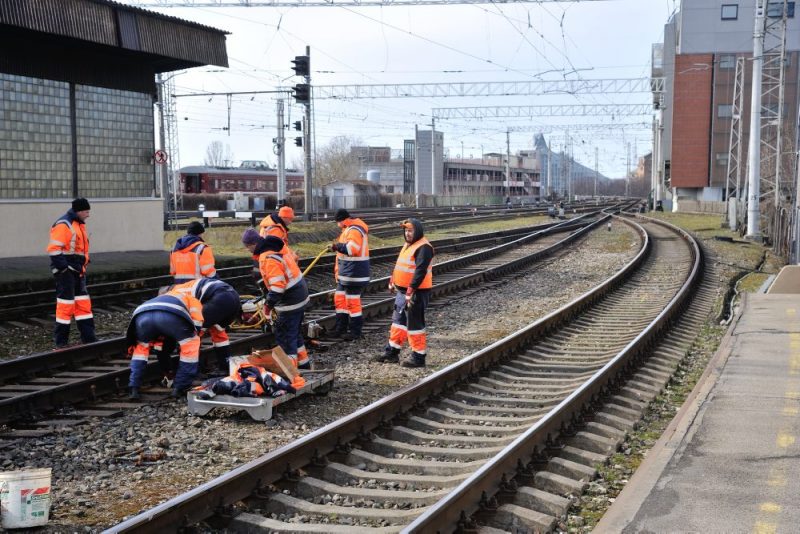 Autoosta, dzelzceļa stacija un Centrāltirgus 24. martā, kad turpinās ārkārtas situācija Covid-19 dēļ