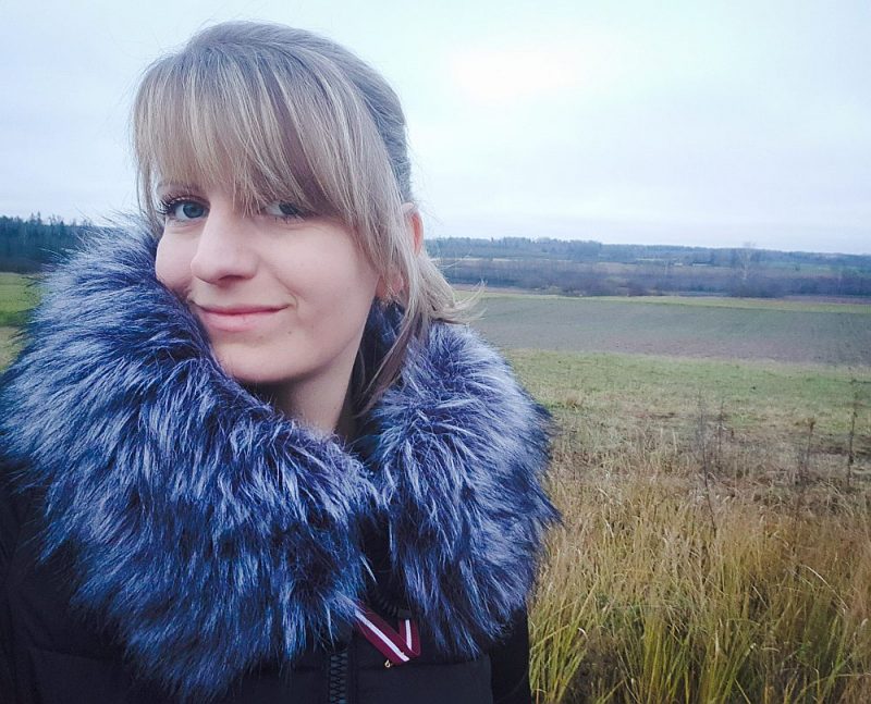 Agnese Līcīte: “Varbūt šāda savas ikdienas piebremzēšana liks saprast, ka mūsos neplūst materiālas vērtības, bet plašas upes ar neierobežotiem krastiem.”