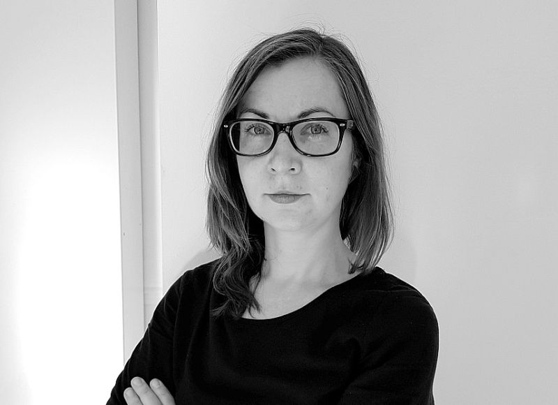 Aija Vilde: “Nebūs tā, ka mēs līdz 14. aprīlim paliksim mājās un pēc tam visi atgriezīsimies ierastajā darba ritmā. Vīruss nekur nepazudīs. Introvertais un atturīgais dzīvesstils tiks rekomendēts arī turpmāk.”