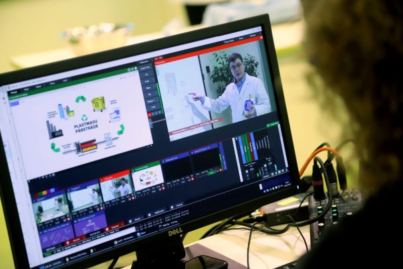 Televīzijā sāk pārraidīt mācību saturu 1.-6.klašu skolēniem