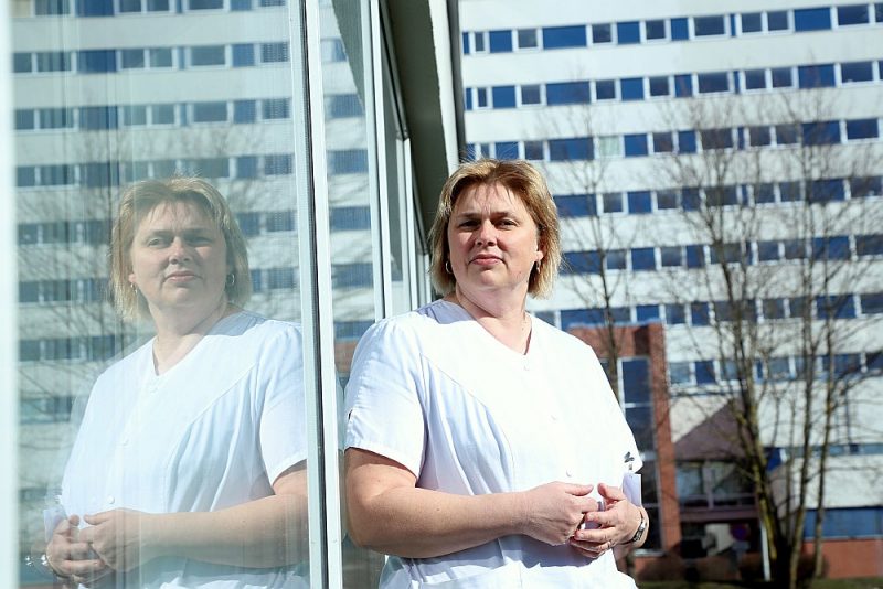 Indra Zeltiņa: “Kaut arī tiek ziņots par ļoti daudziem nāves gadījumiem, domāju, ka vēlāk mirstības procents no šī vīrusa nebūs ļoti augsts.”