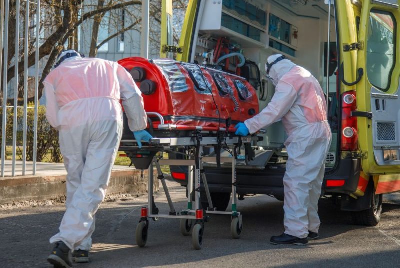 NMPD iegādājies īpašu aprīkojumu smagi slimu Covid-19 pacientu transportēšanai.