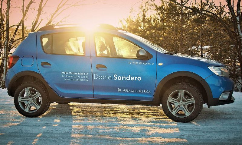 “Dacia Sandero”. Jauns auto ar piecu gadu garantiju – par 7820 eiro (bez akciju atlaidēm).