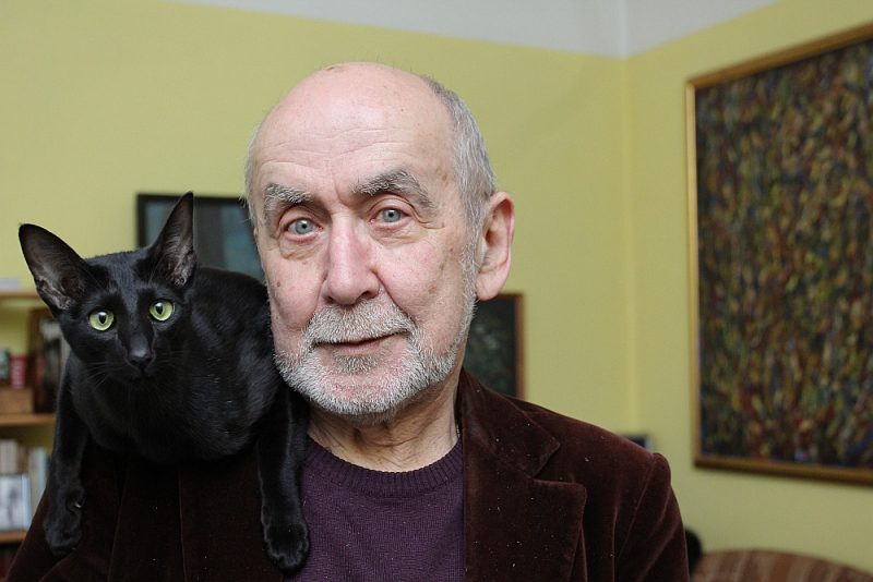 Imants Kalniņš: “Nekādā ziņā neuzskatu, ka cilvēki tiek aplaupīti, baudot mūziku ekrānā. Kas tad tur var pazust? Tie paši mākslinieki, tā pati mūzika.”