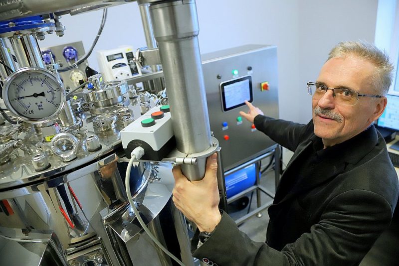“Biotehniskā centra” valdes priekšsēdētājs Juris Vanags: “Eksports joprojām veido gandrīz 90% uzņēmuma darbības. Mūsu pozīcijas Baltijā un Austrumeiropā ir relatīvi stipras, tāpēc meklējam iespējas iekļūt Rietumeiropas tirgū, kā arī iespējas Ķīnā.”