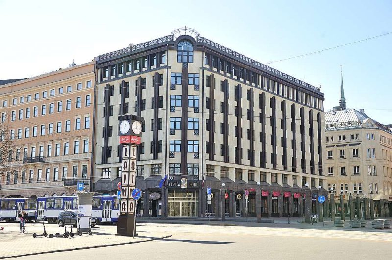Aprīlī Covid-19 izraisītās krīzes krīzes dēļ tika slēgta viesnīca “Roma”.