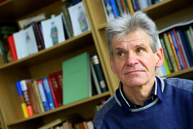 Guntis Zemītis: “Man šķiet, Latvijā pat par mūsu kaimiņvalstu vēsturi drīz sāks trūkt padziļinātu zināšanu. Kamēr mums par Krievijas vēsturi ir tikai miglains priekšstats, Krievijā saskaita, cik mums vēl dzīvi leģionāri palikuši.”