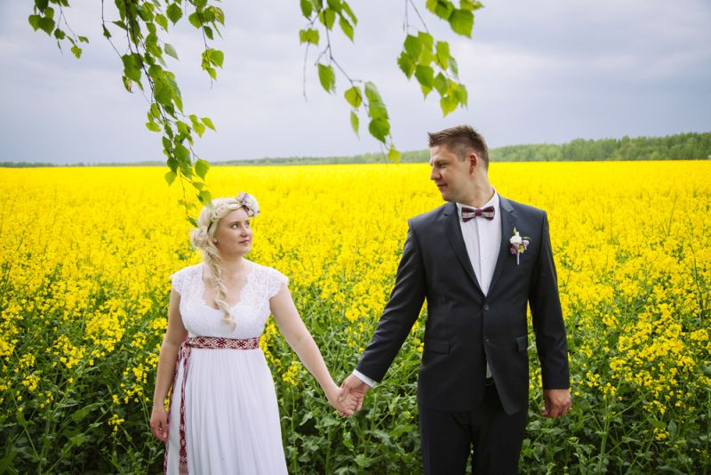 Evija un Māris Bergmaņi kāzu dienā.