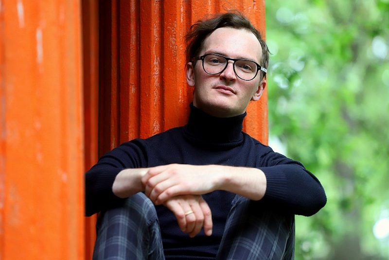 Goran Gora: “Mūzikas bizness ir bizness. Tajā ir savi algoritmi, kas jāpilda, jāiet tajā ar pilnu krūti iekšā un jātaisa smuki, glancēti un moderni. Bet tas nav, kas mani interesē mūzikā.”