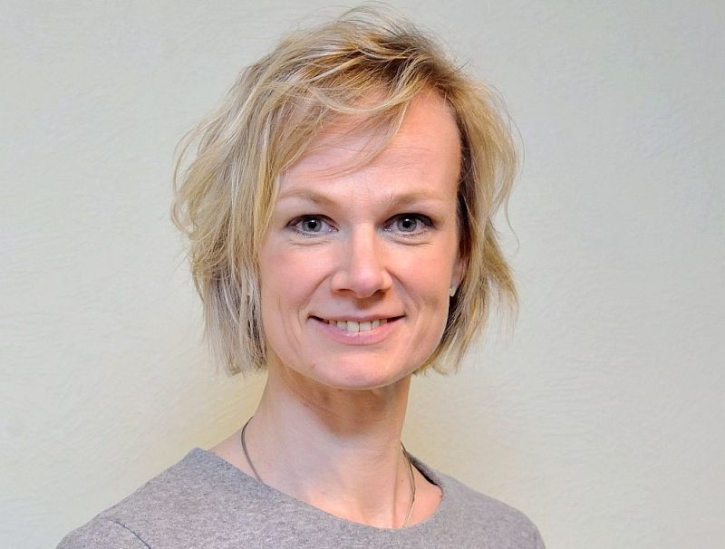 Evita Sniedze: “Teātriem noteikti atvieglotu situāciju, ja būtu finansiāls atbalsts izrāžu mēģināšanai, kuras varētu vēl nespēlēt, kamēr to neatļauj situācija valstī.”