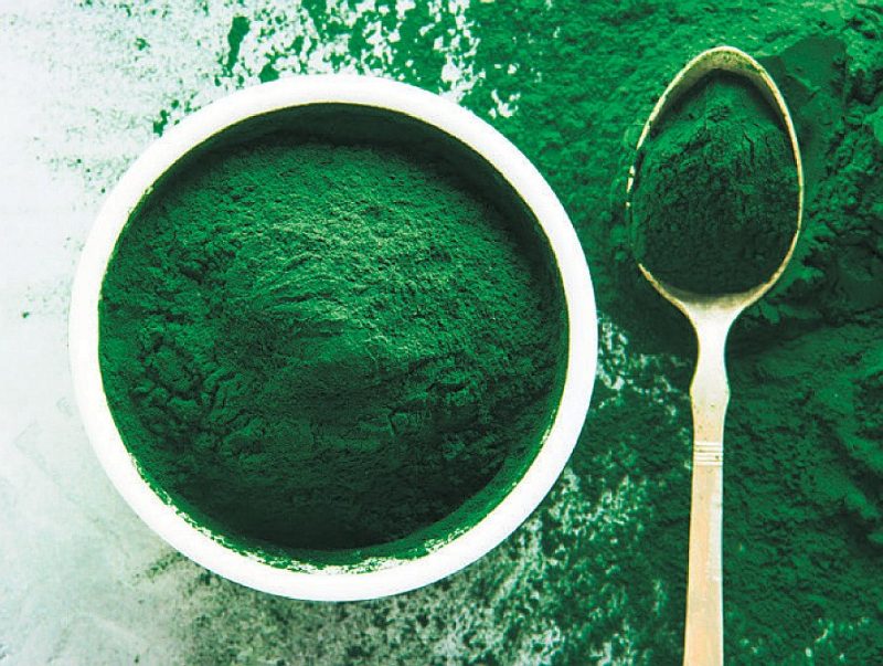 “SpirulinaNord”, dabīgās pārtikas ražotājs “KEEFA” un Latvijas Lauksaimniecības universitātes (LLU) zinātnieki rīko interaktīvas tiešsaistes darbnīcas senioriem lai izstrādātu jaunus ar spirulīnu saistītus produktus.