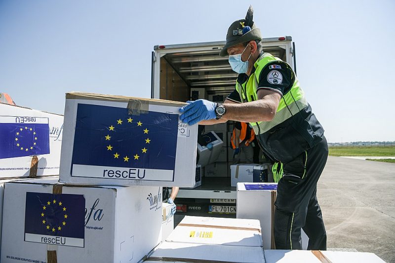 ES institūcijās arvien skaļāk sāk runāt par nepieciešamību panākt lielāku neatkarību no medicīnisko preču piegādēm.