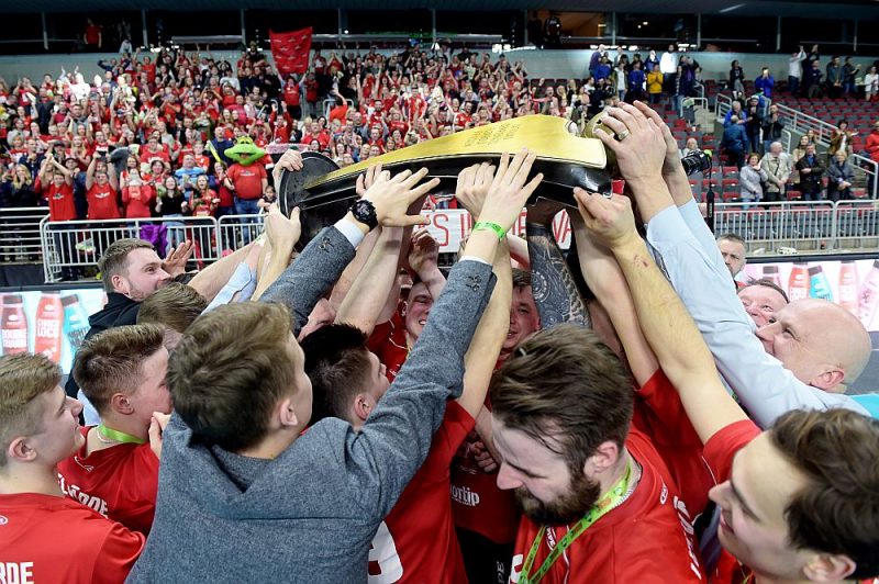 Šogad Latvijas florbola virslīgas čempionu kauss netika pasniegts, taču florbola saime ir uzkrājusi enerģiju, lai rudenī atgrieztos sporta zālēs ar jaunu sparu.
