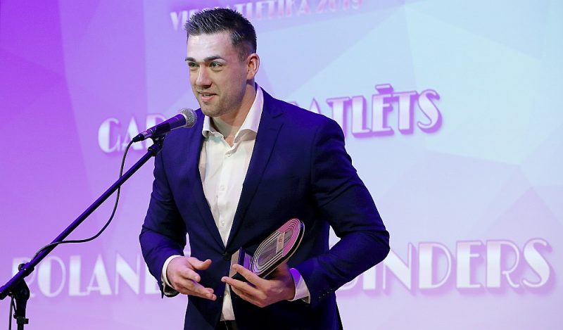 Rolands Štrobinders pērn saņēma 2019. gada Latvijas labākā vieglatlēta balvu.
