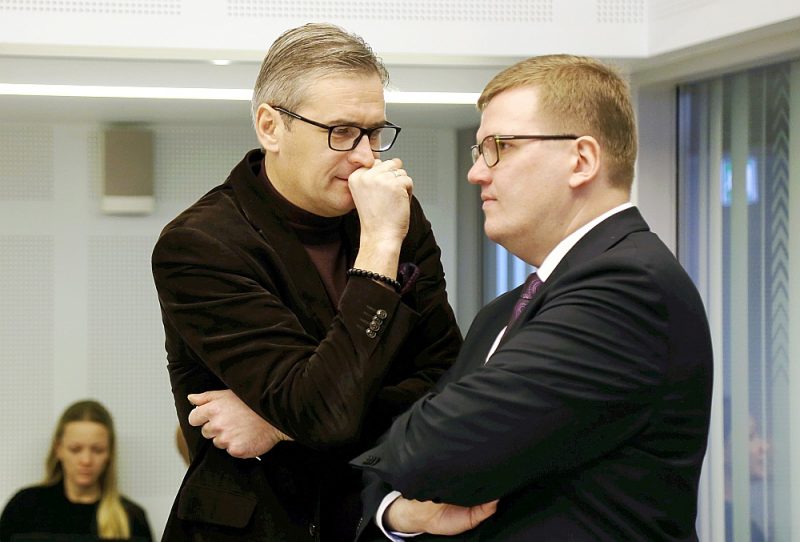 Ir iespaids, ka Juris Pūce (no labās) izmanto Mārtiņa Bondara agrākos kontaktus no Latvijas Reģionu apvienības laikiem jaunu biedru piesaistīšanā.