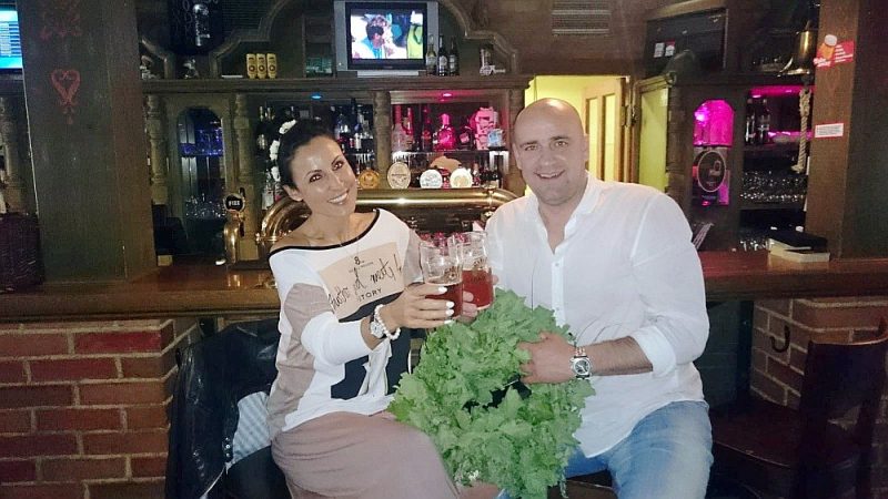 Raimonds Miglinieks ar sievu Andželu atpūtas brīdī Liepājā.