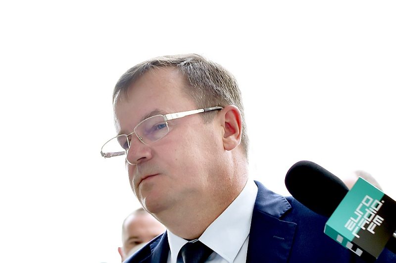 Baltkrievijas Drošības padomes sekretārs Anatolijs Ravkovs apsūdzējis aizturētos “Vagner” kaujiniekus un prezidenta Aleksandra Lukašenko režīma kritiķus sadarbībā centienos sarīkot masu nemierus pirms prezidenta vēlēšanām.
