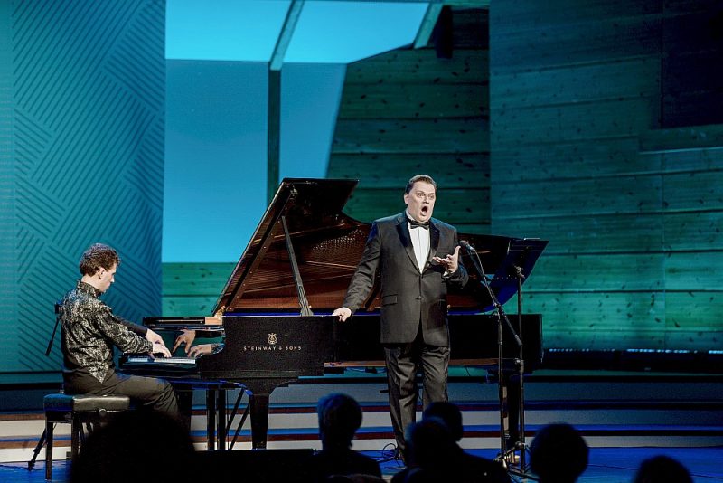 Solista Aleksandra Antoņenko un pianista Reiņa Zariņa priekšnesumā vācu komponista Riharda Štrausa dziesmu kopums atklājās kā vesela pasaule.